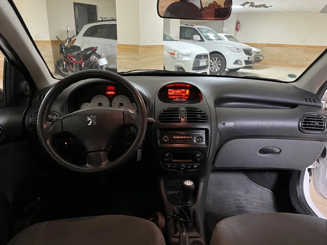 پژو ۲۰۶ صندوق دار v8 - 1399
