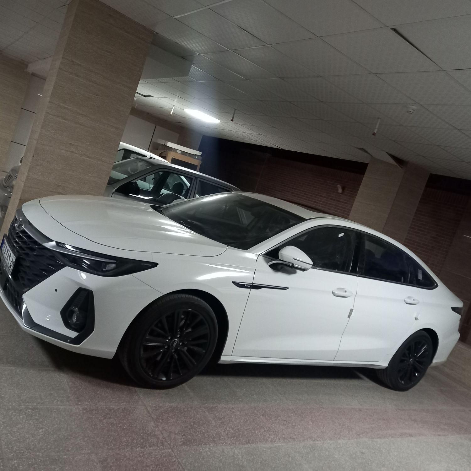 خودرو فونیکس، آریزو 8 آگهی ann_19990909