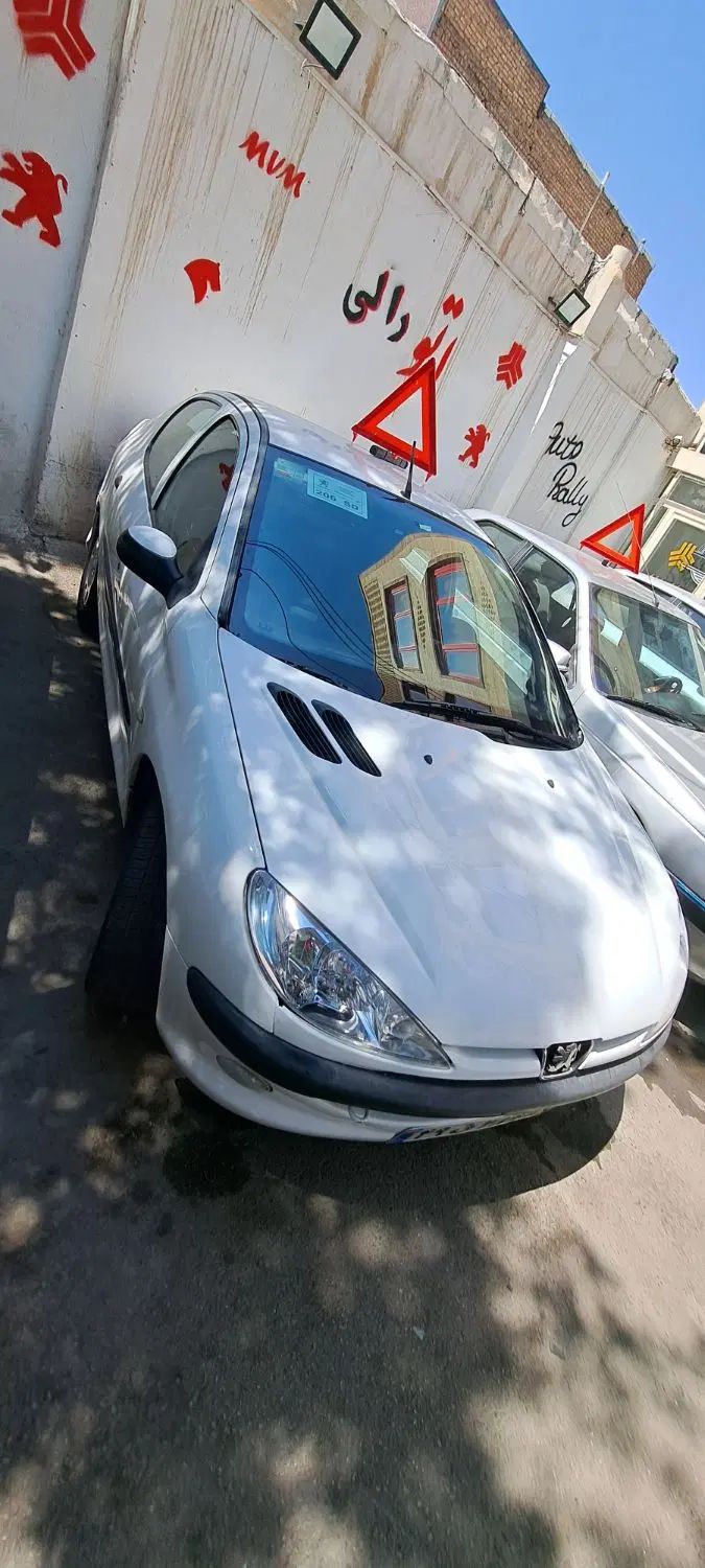 پژو ۲۰۶ صندوق دار v8 - 1394