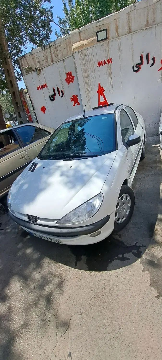 پژو ۲۰۶ صندوق دار v8 - 1394