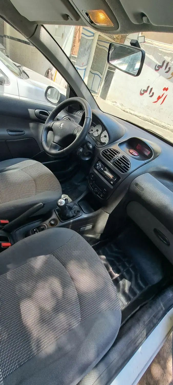 پژو ۲۰۶ صندوق دار v8 - 1394