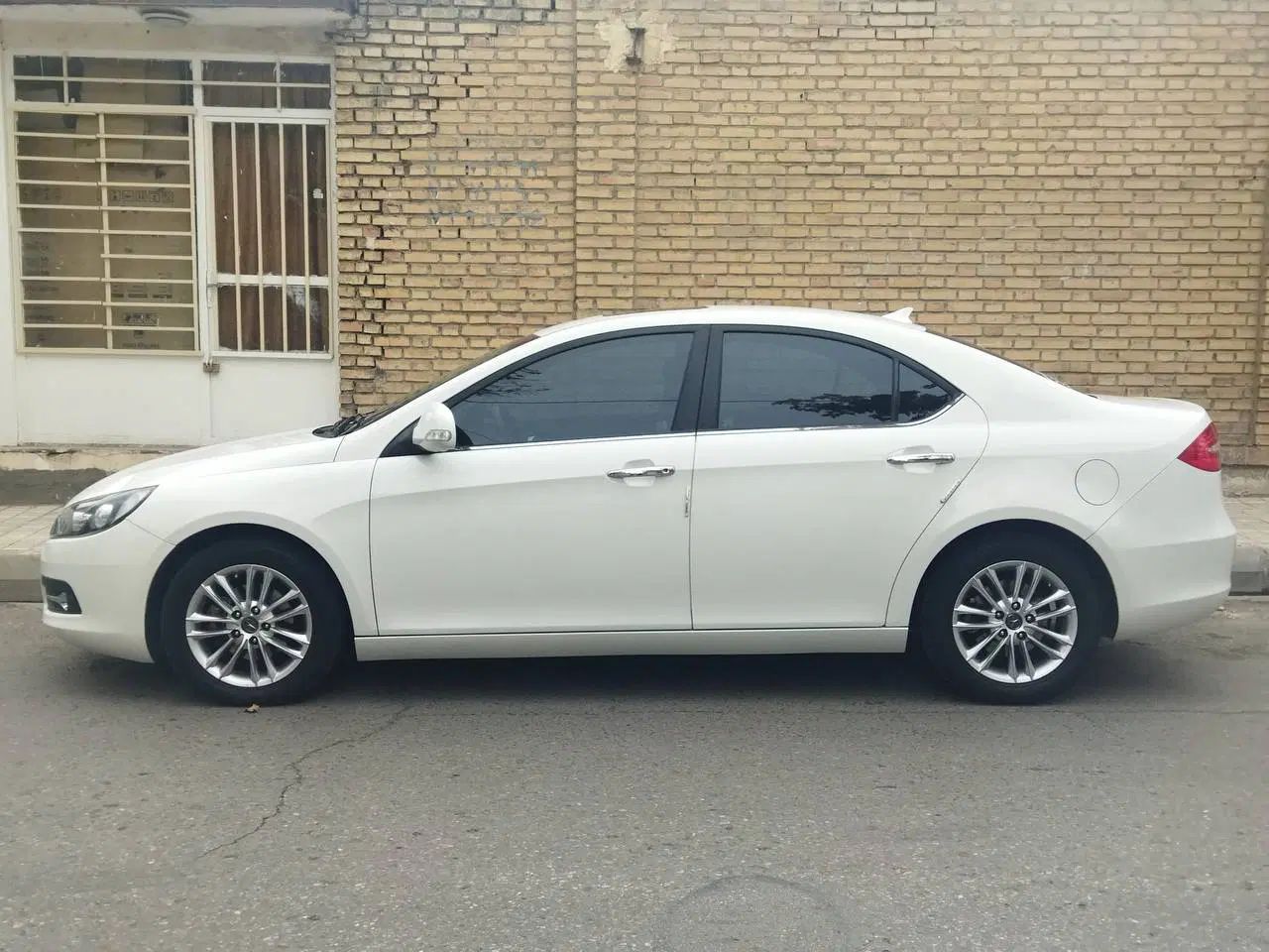 جک J5 اتوماتیک - 1395