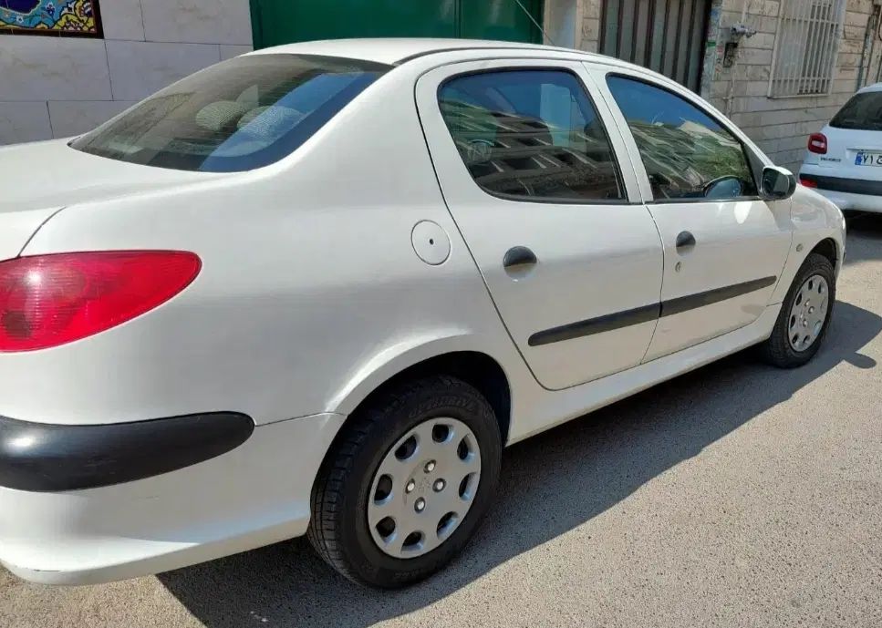 پژو ۲۰۶ صندوق دار v8 - 1397