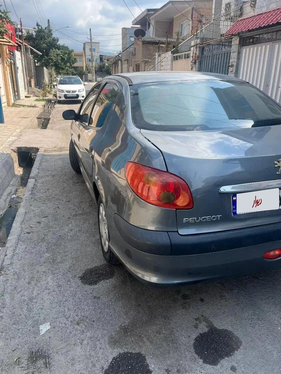 پژو ۲۰۶ صندوق دار v8 - 1393