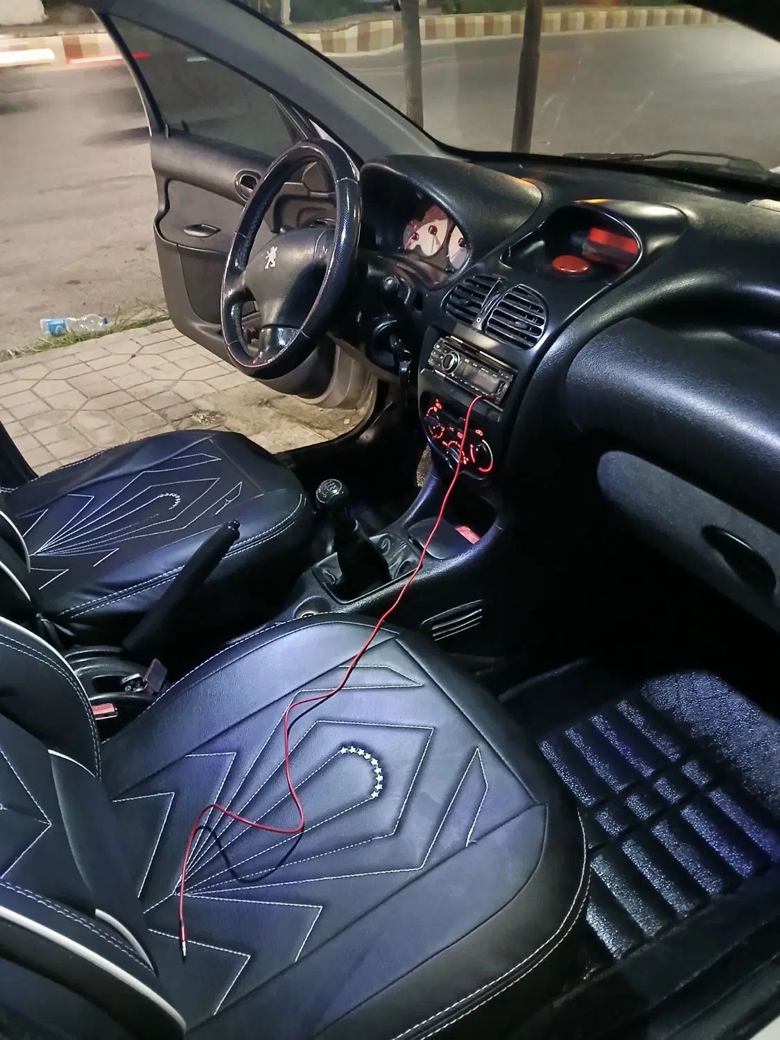 پژو ۲۰۶ صندوق دار v8 - 1386