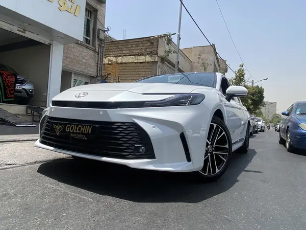 تویوتا کمری LE هیبرید - 2025