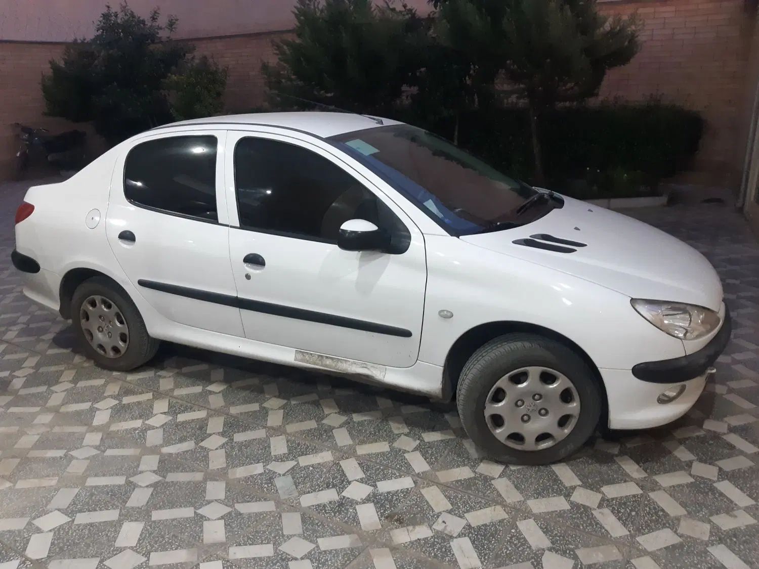 پژو ۲۰۶ صندوق دار v8 - 1398
