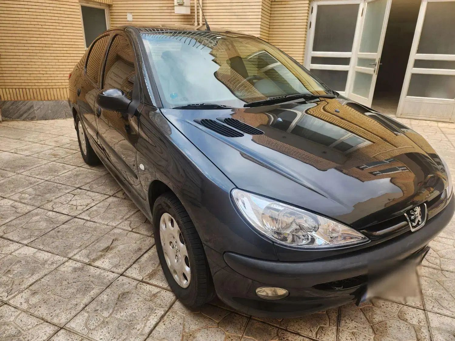 پژو ۲۰۶ صندوق دار v8 - 1395