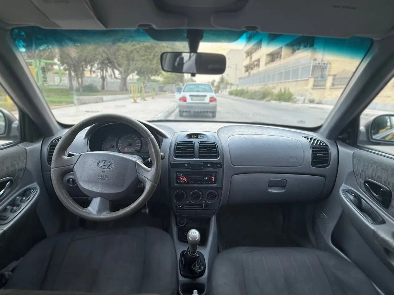 هیوندای ورنا دنده‌ ای - 1389