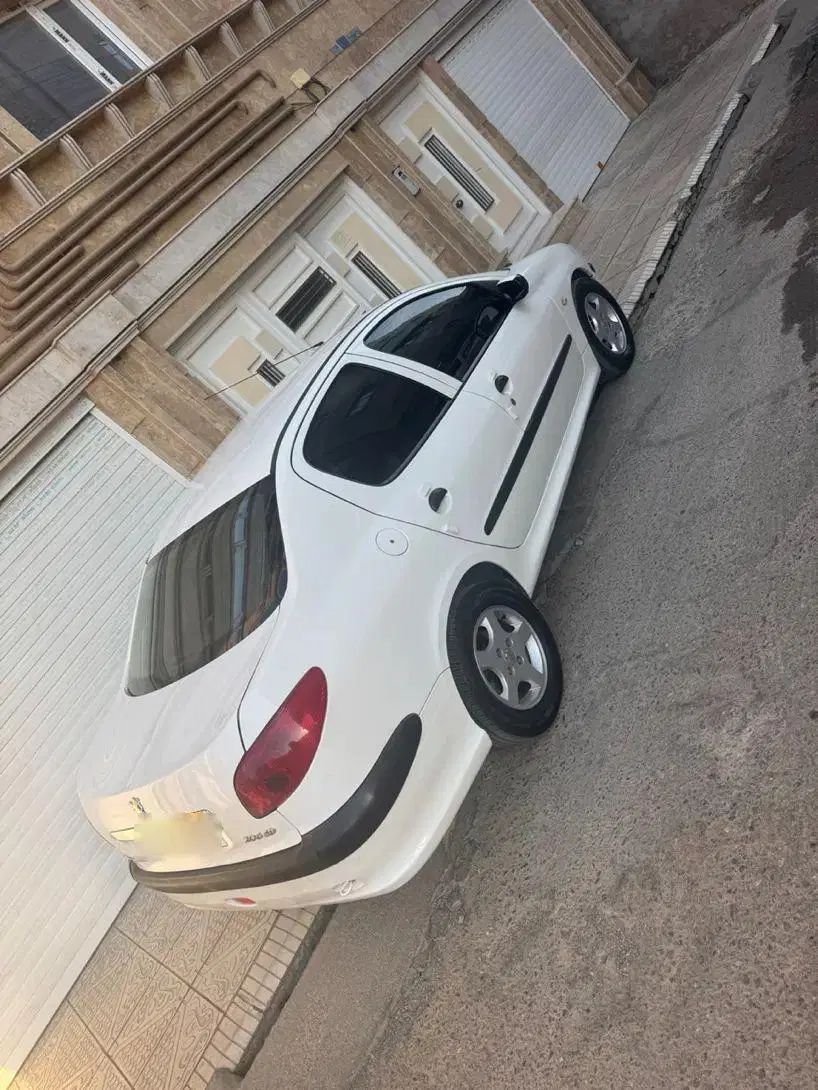 پژو ۲۰۶ صندوق دار v8 - 1393