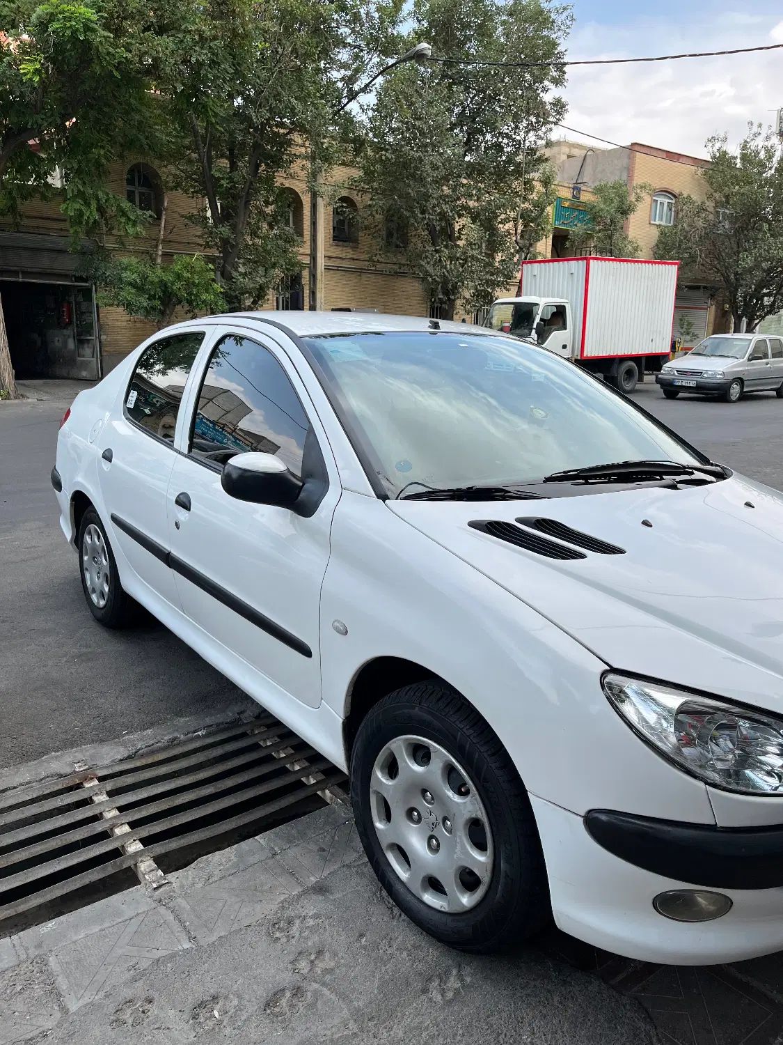 پژو ۲۰۶ صندوق دار v8 - 1397