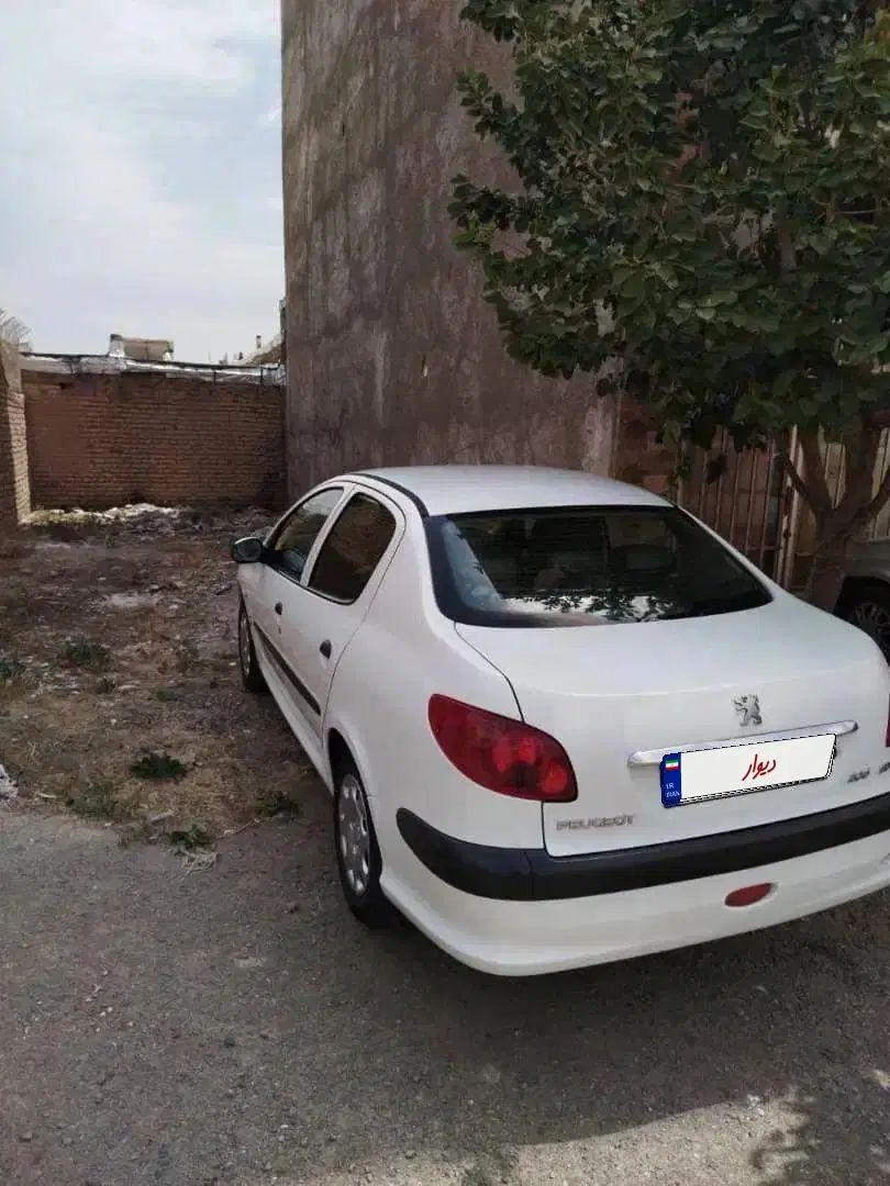 پژو ۲۰۶ صندوق دار v8 - 1394