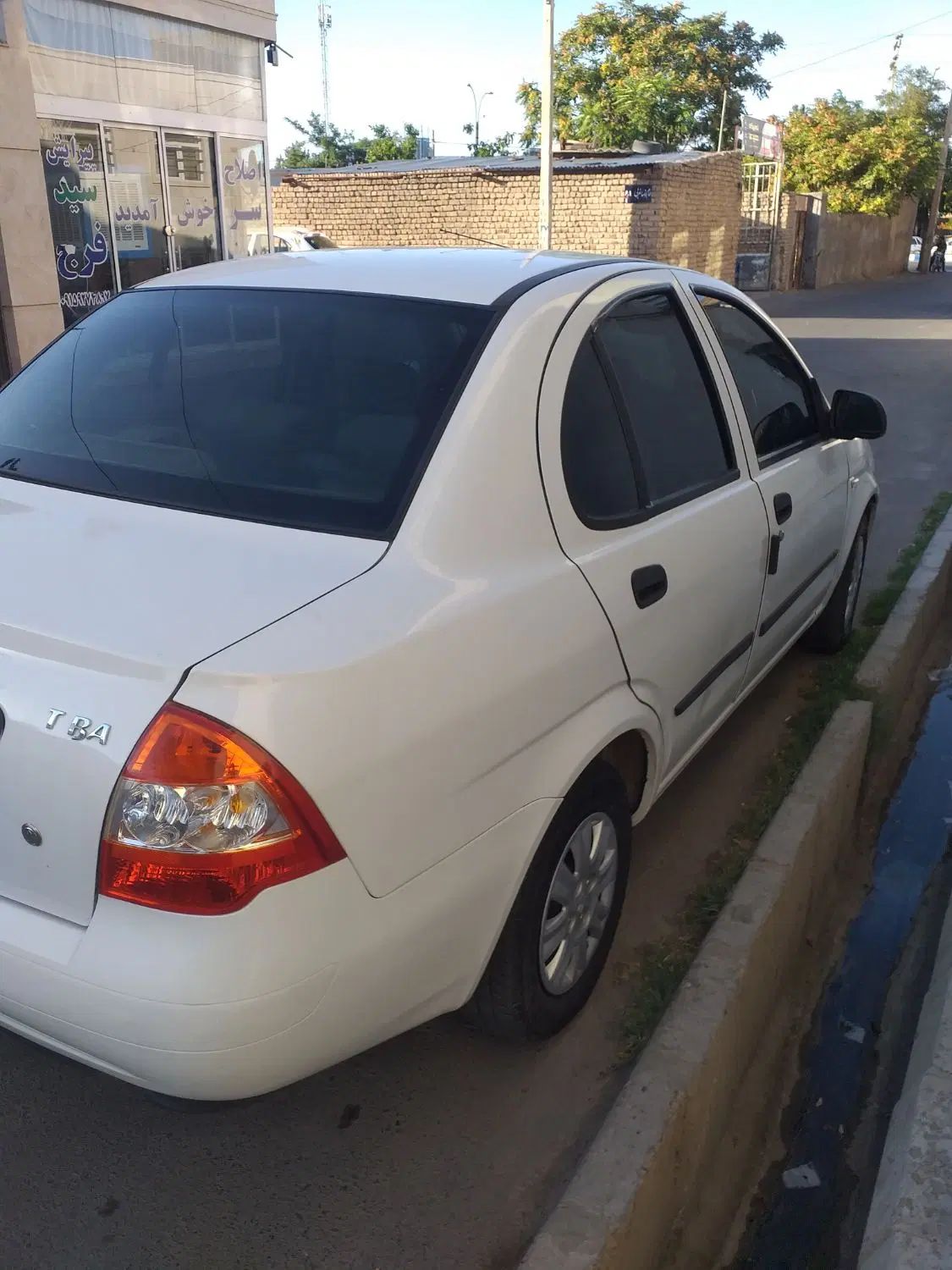 تیبا صندوق دار SX - 1401