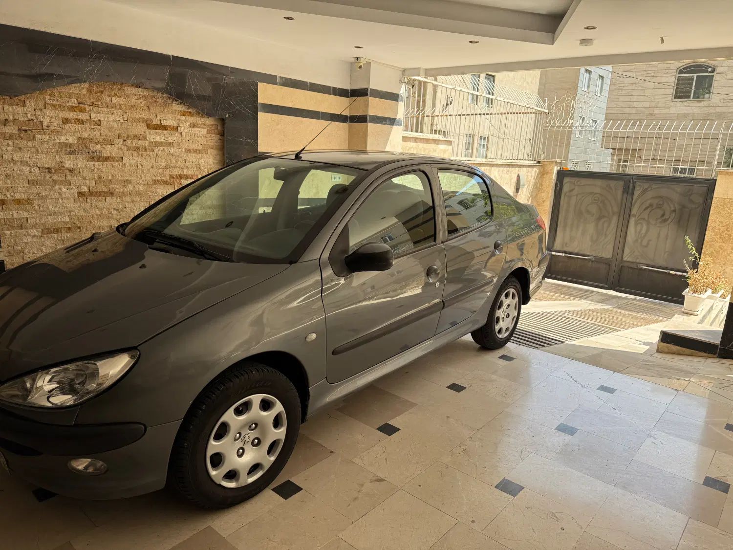 پژو ۲۰۶ صندوق دار v8 - 1397