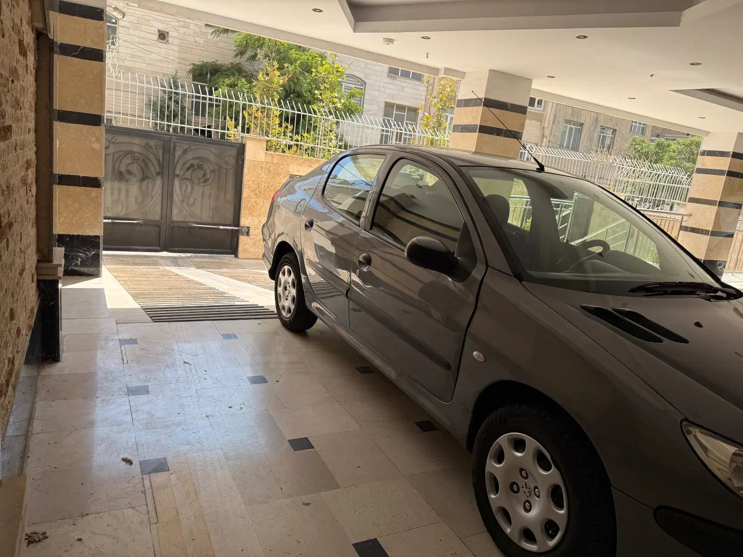 پژو ۲۰۶ صندوق دار v8 - 1397