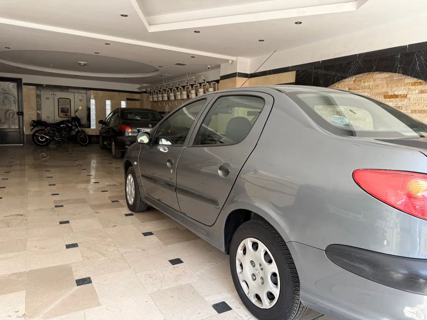 پژو ۲۰۶ صندوق دار v8 - 1397