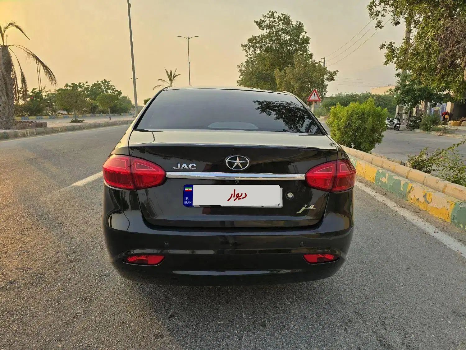 جک J4 اتوماتیک ساده - 1402