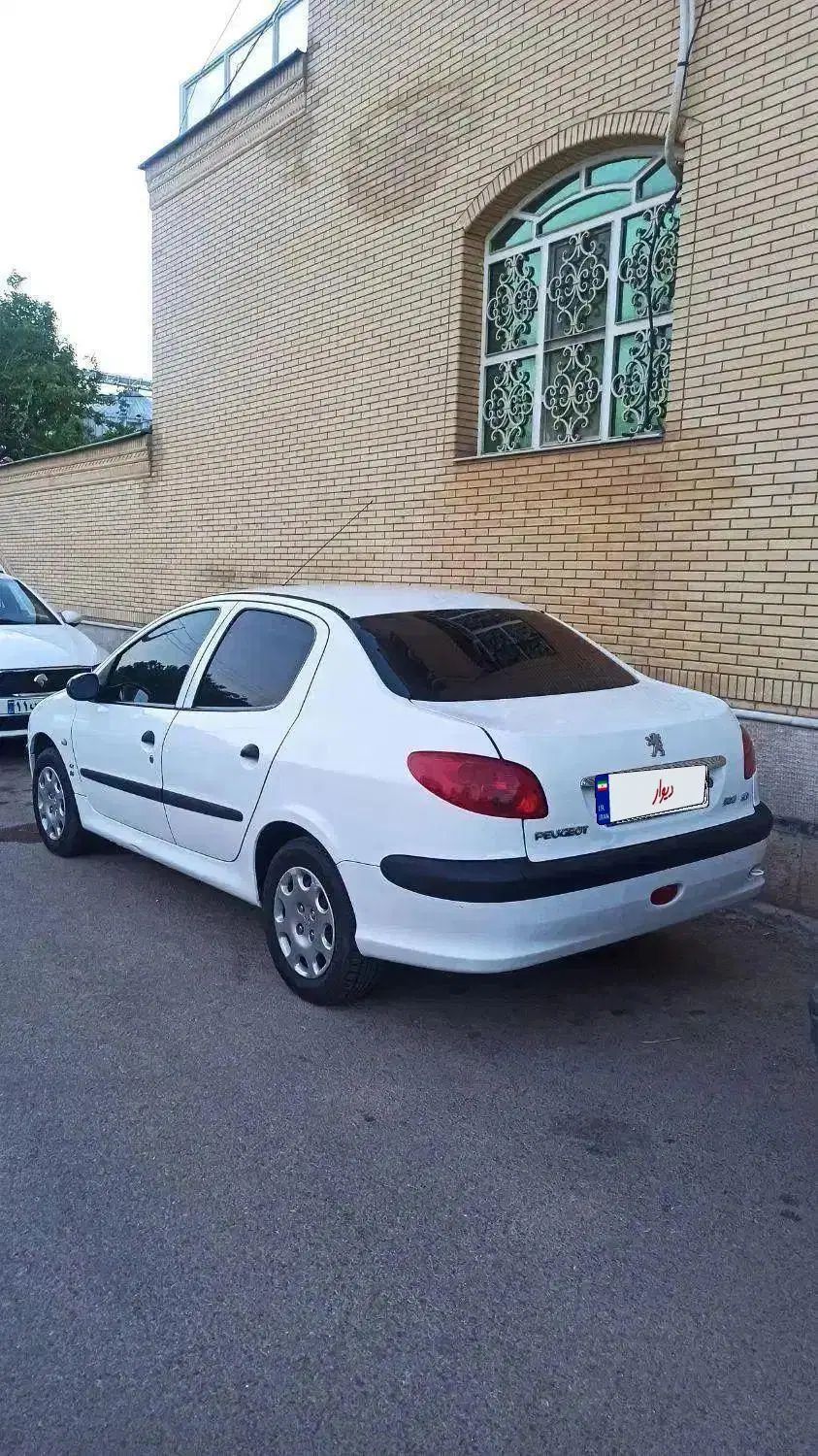 پژو ۲۰۶ صندوق دار v8 - 1396