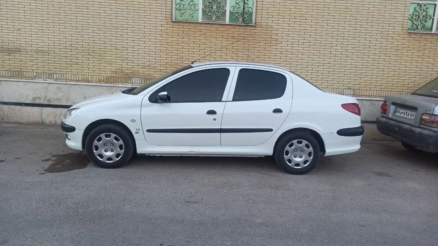 پژو ۲۰۶ صندوق دار v8 - 1396