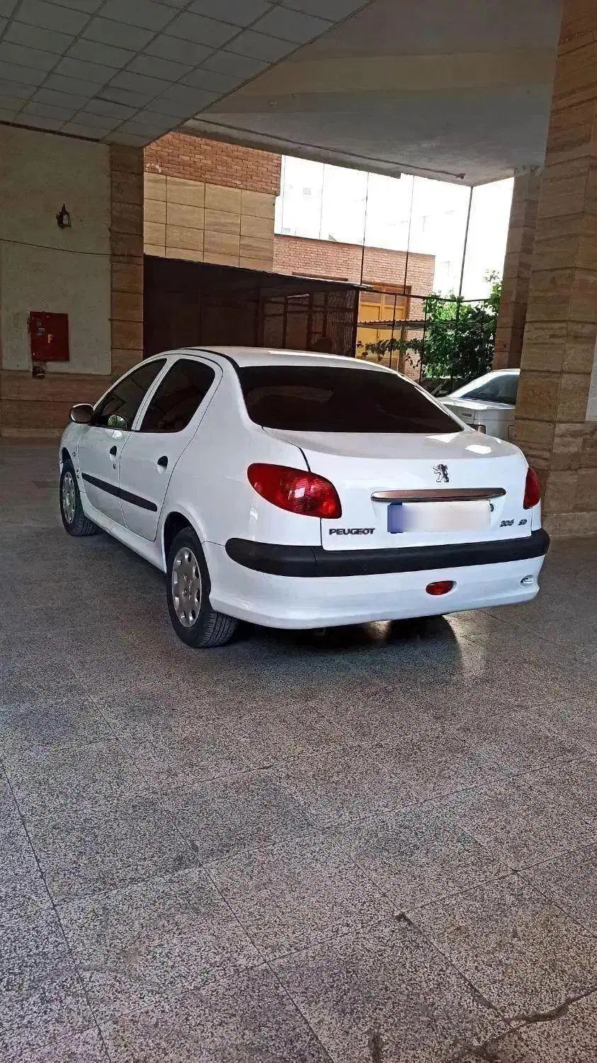 پژو ۲۰۶ صندوق دار v8 - 1396