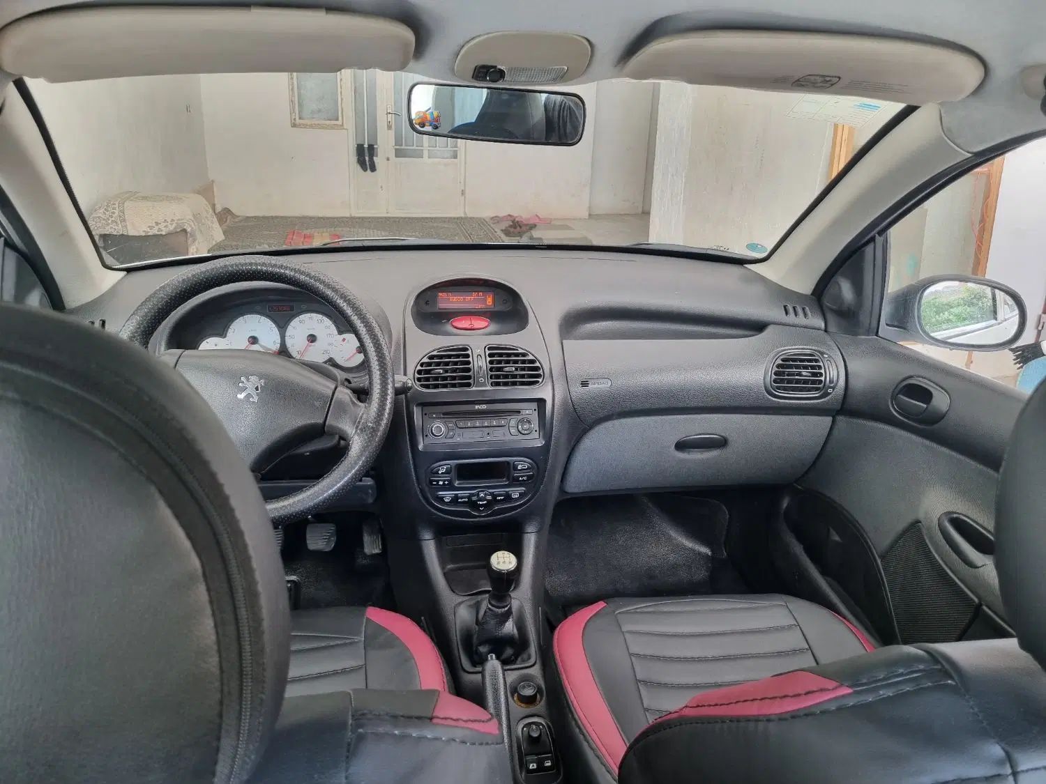 پژو ۲۰۶ صندوق دار v8 - 1396