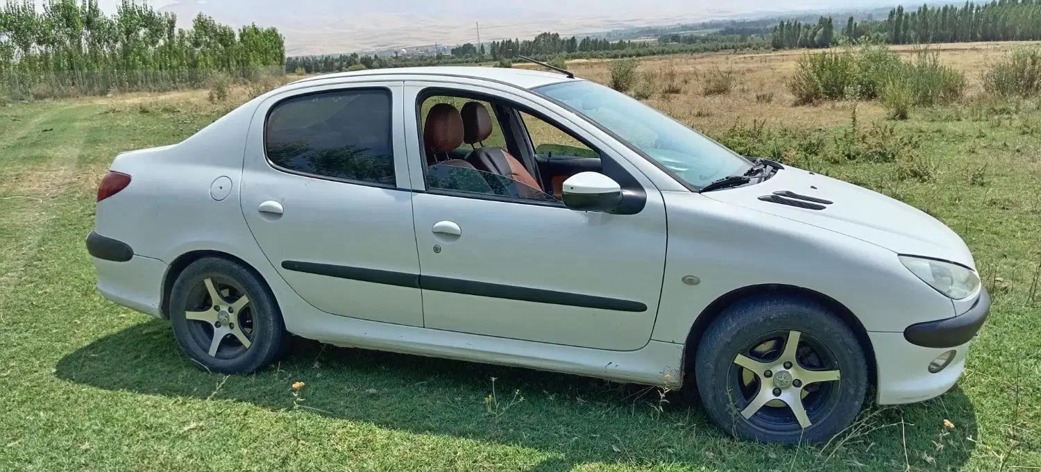 پژو ۲۰۶ صندوق دار v8 - 1393