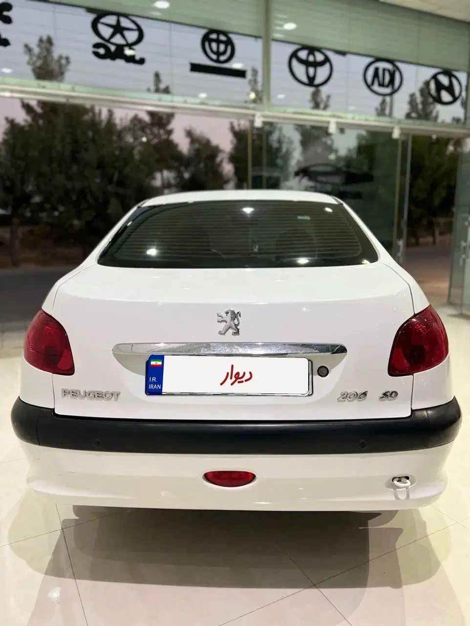 پژو ۲۰۶ صندوق دار v8 - 1393
