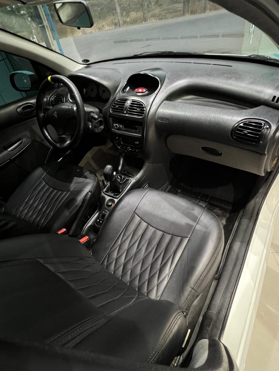 پژو ۲۰۶ صندوق دار v8 - 1393