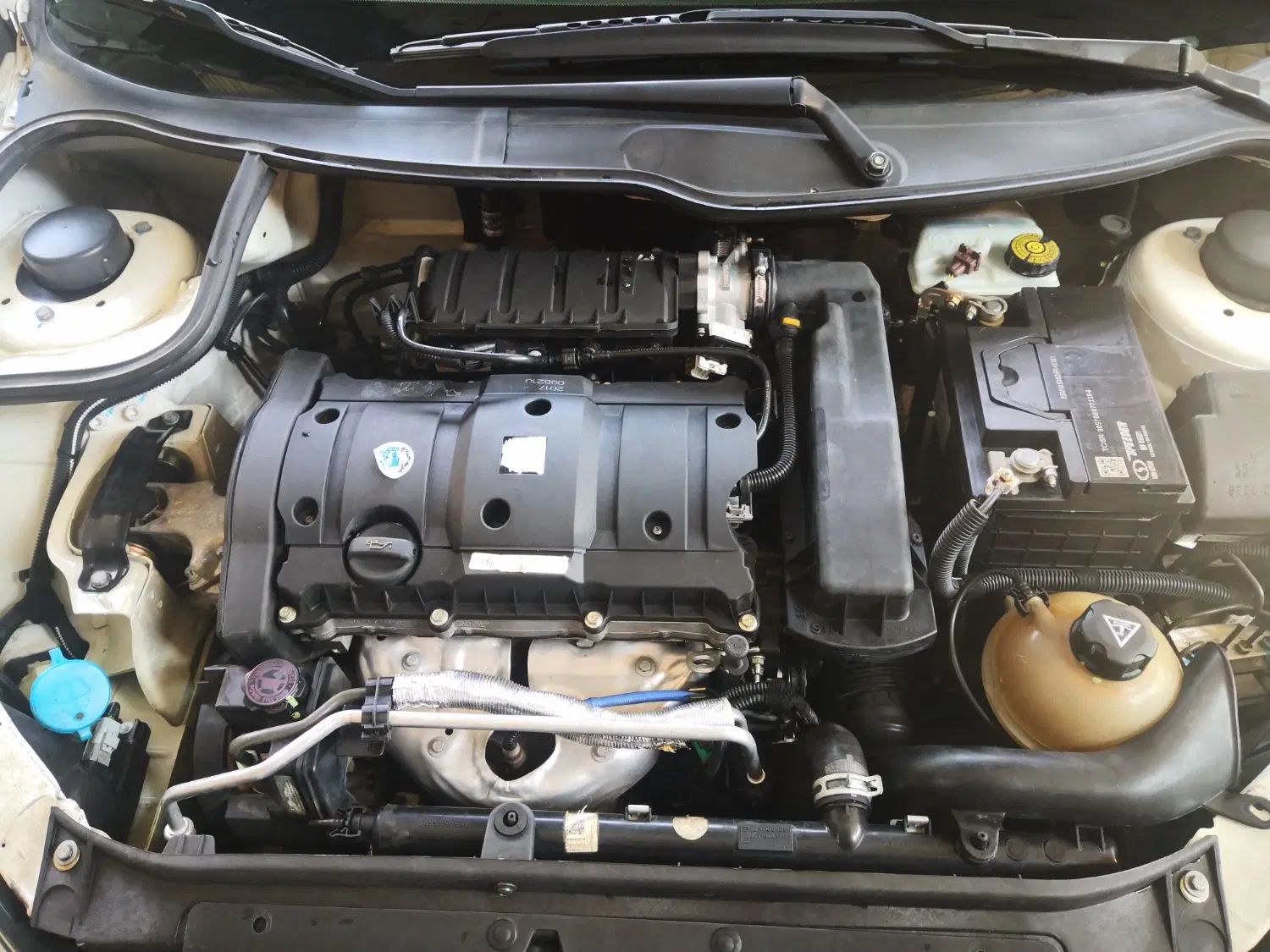 پژو ۲۰۶ صندوق دار v8 - 1396