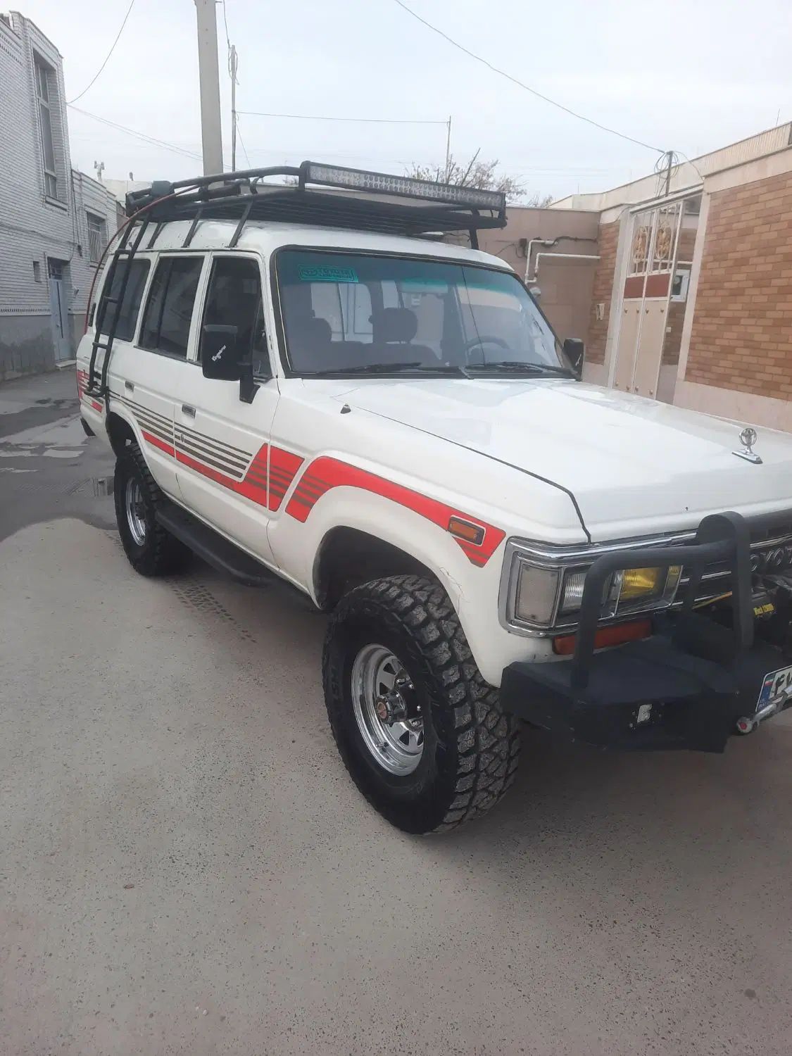 تویوتا لندکروز VXR نسل ۵ - 1402