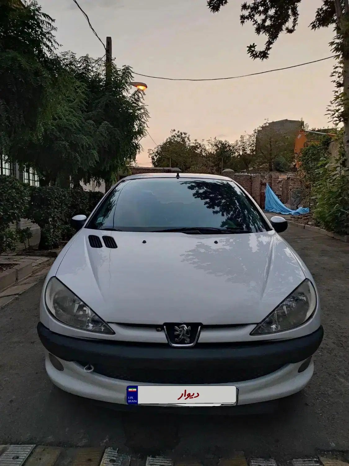 پژو ۲۰۶ صندوق دار v8 - 1396