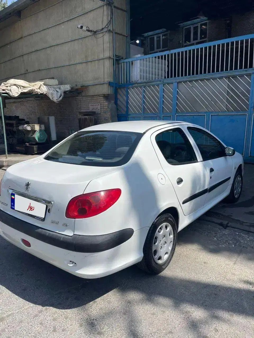 پژو ۲۰۶ صندوق دار v8 - 1394