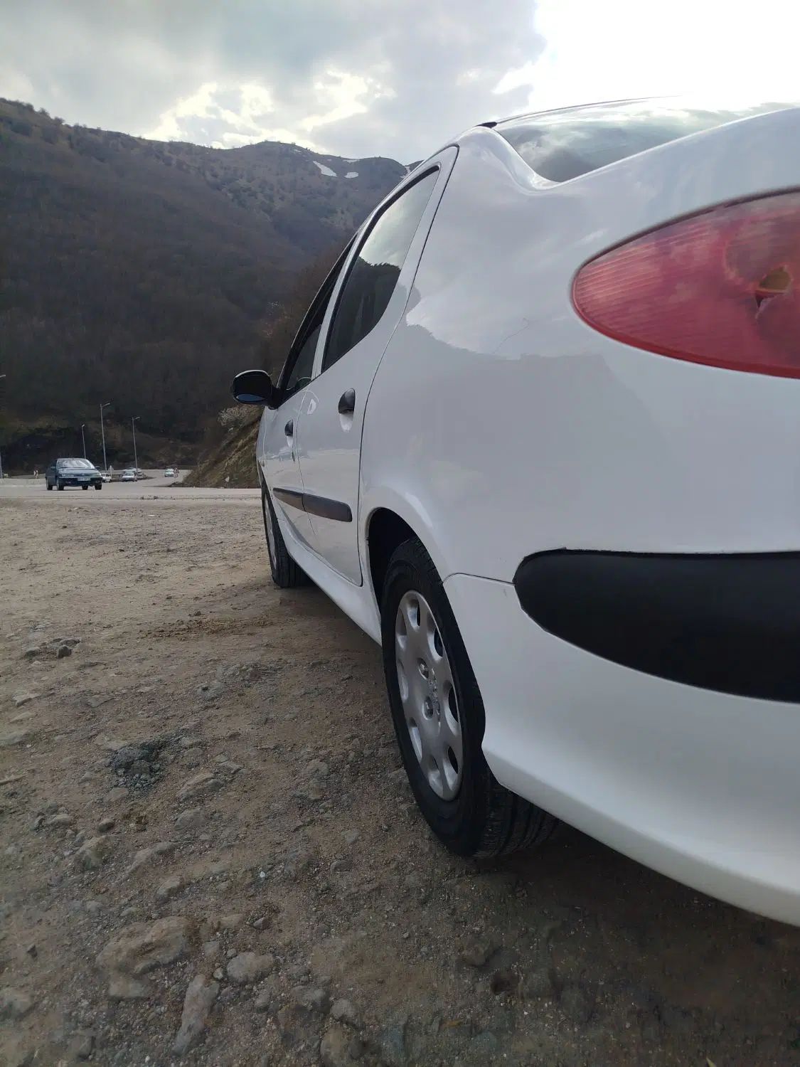 پژو ۲۰۶ صندوق دار v8 - 1394