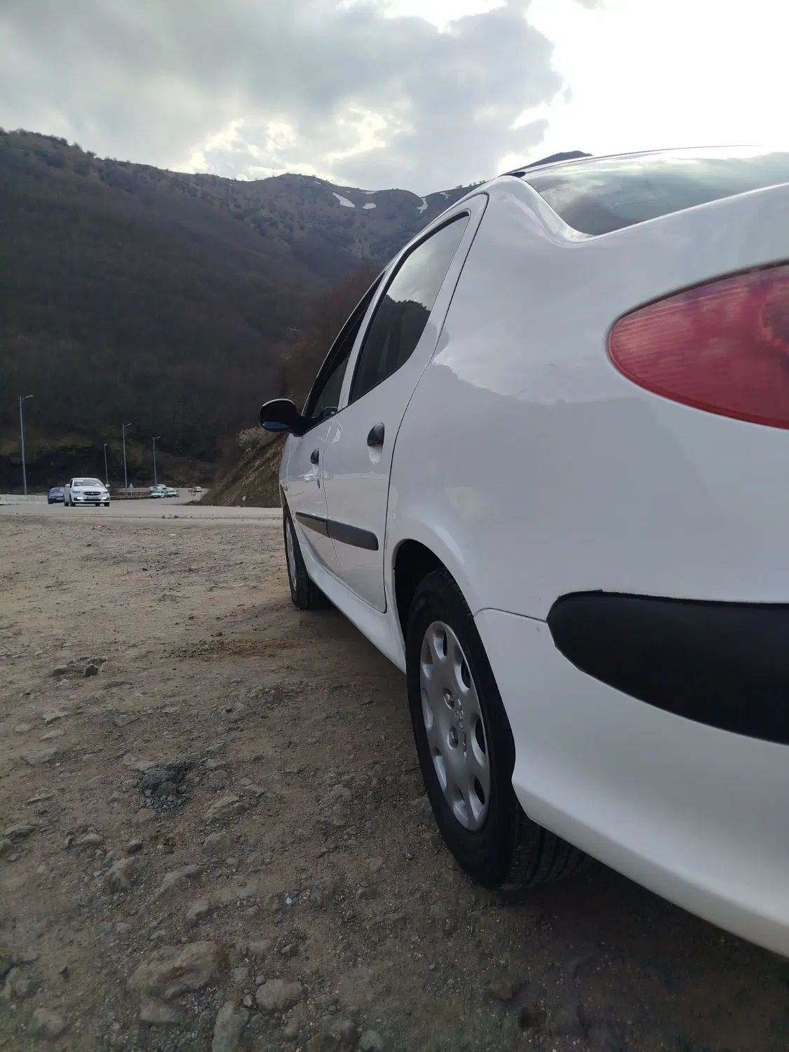 پژو ۲۰۶ صندوق دار v8 - 1394