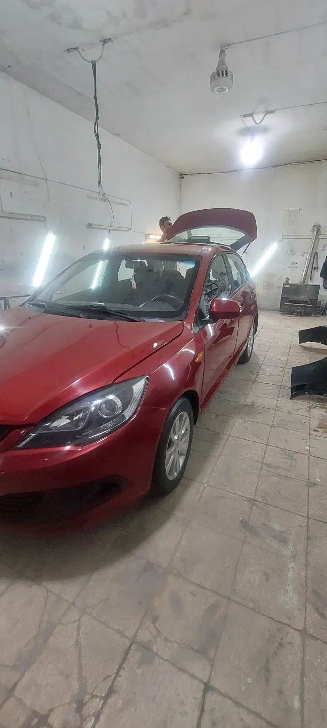 ام وی ام 315 صندوقدار اسپرت دنده‌ای - 1394
