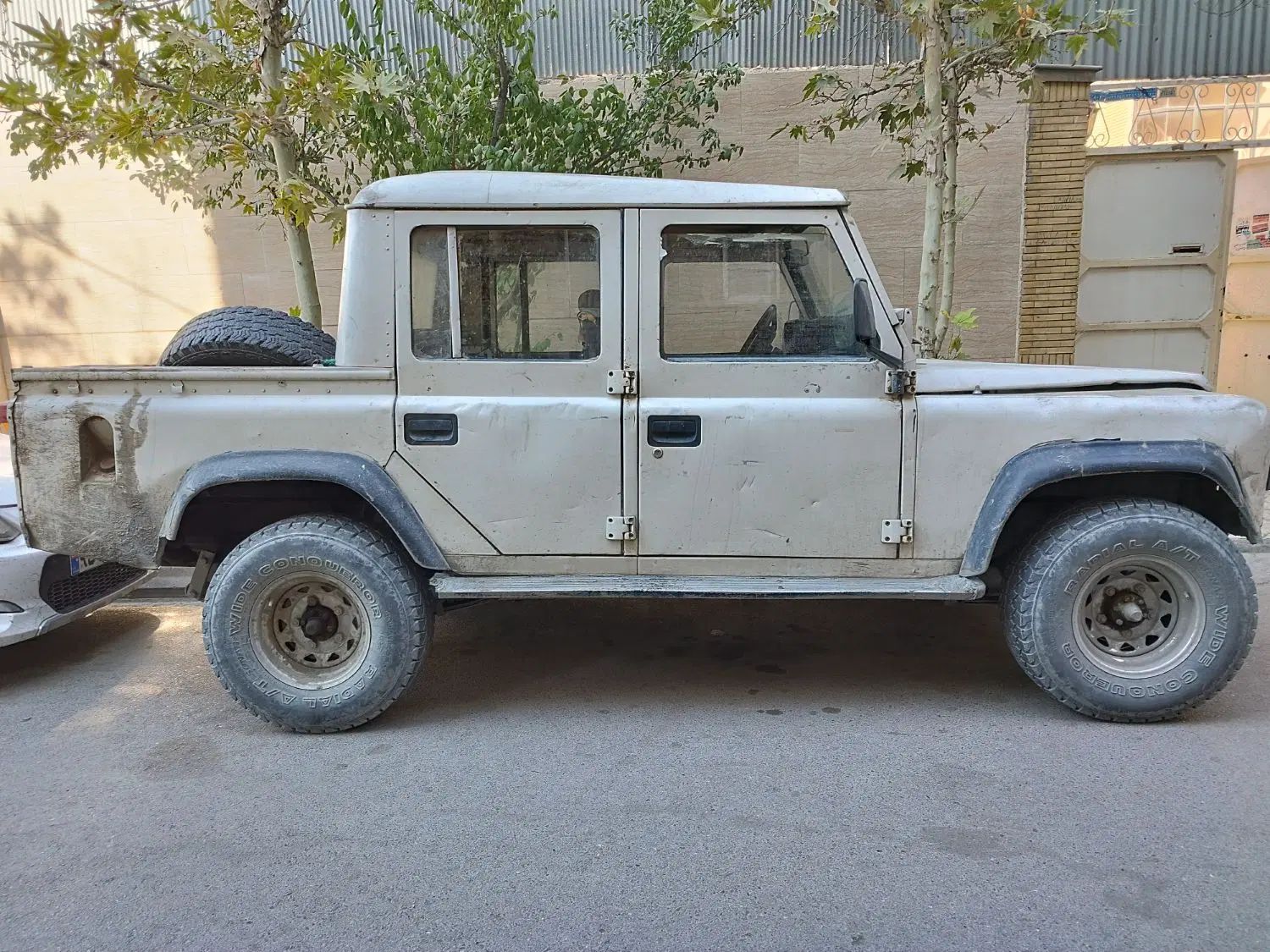 لندرور دیفندر - - 2001