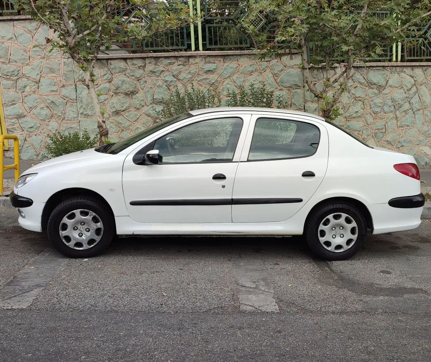 پژو ۲۰۶ صندوق دار v8 - 1391
