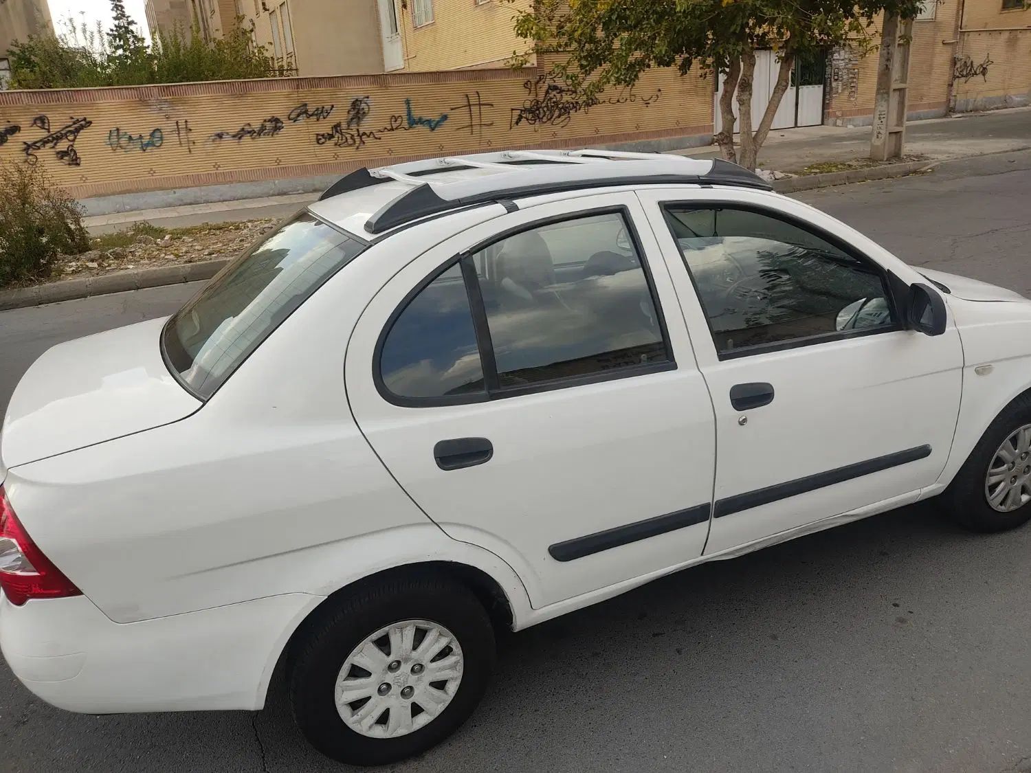 تیبا صندوق دار SX - 1392