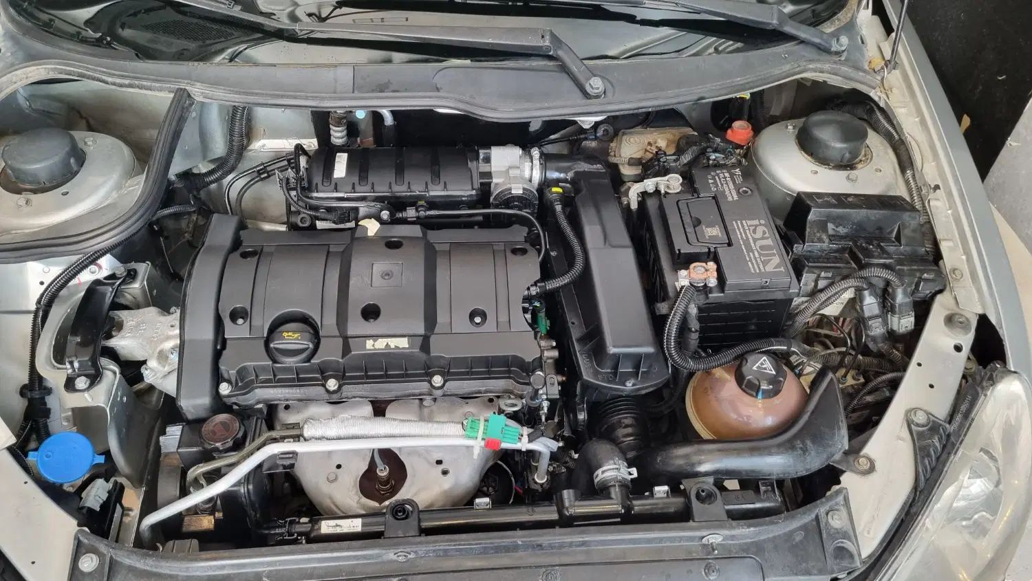 پژو ۲۰۶ صندوق دار v8 - 1396