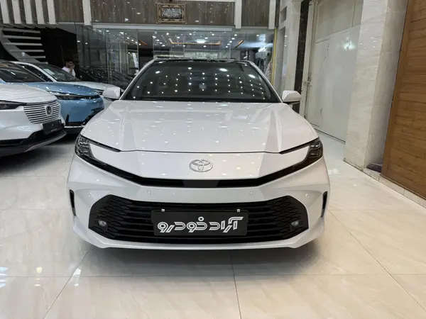 تویوتا کمری LE هیبرید - 2025