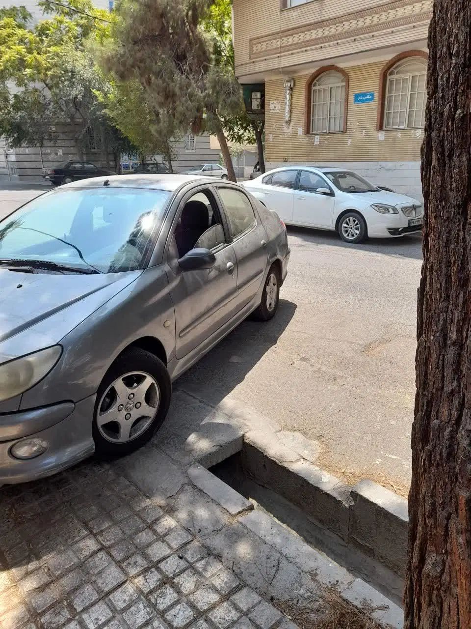 پژو ۲۰۶ صندوق دار v20 - 1389