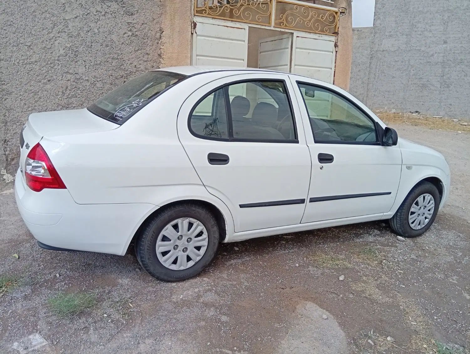 تیبا صندوق دار SX - 1400