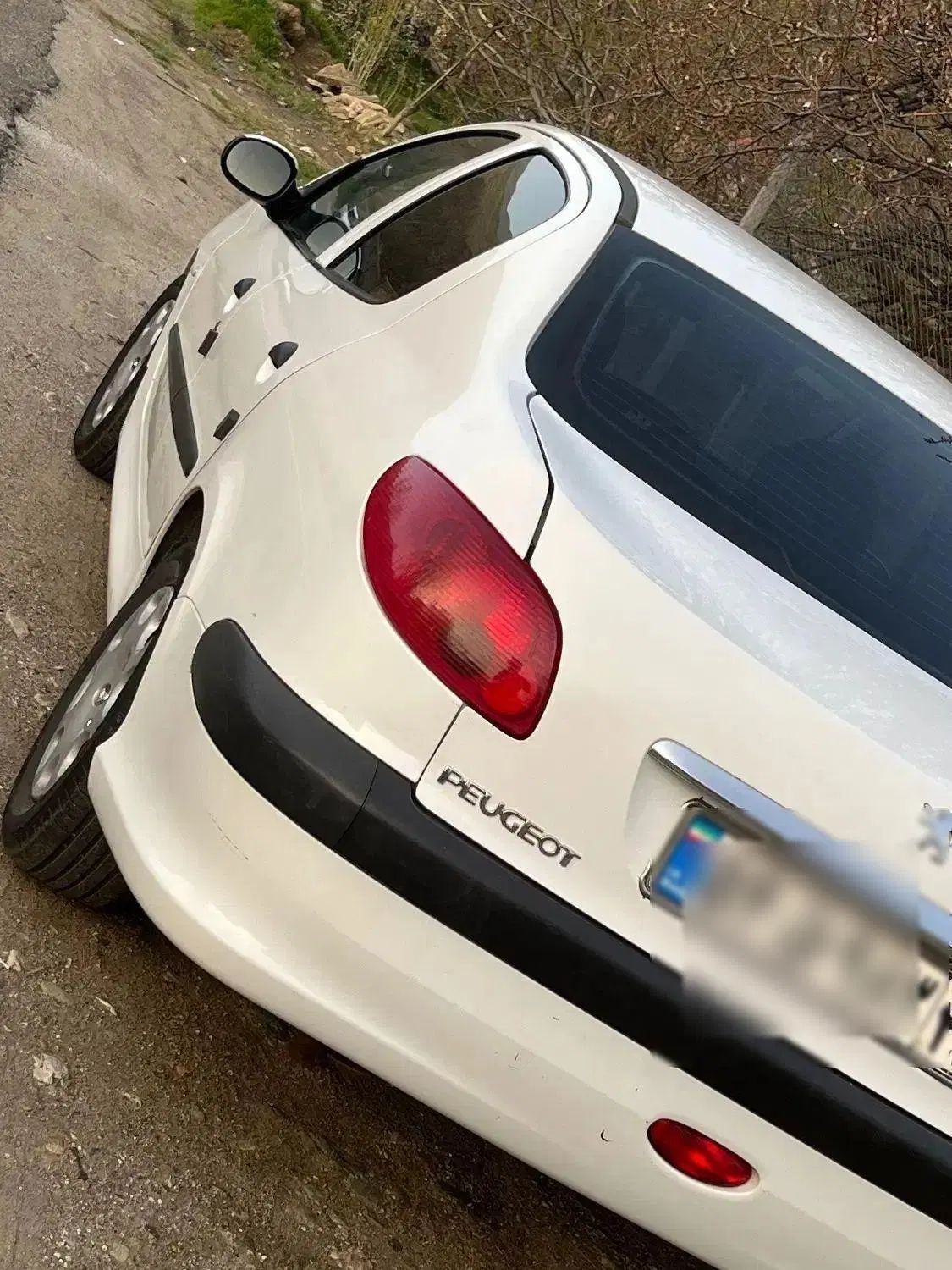پژو ۲۰۶ صندوق دار v8 - 1392