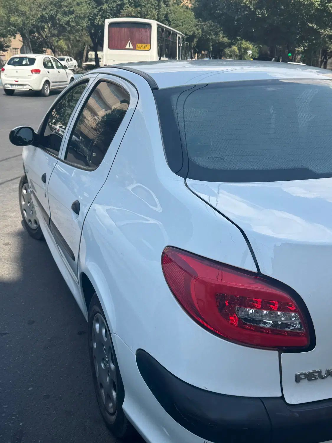 پژو ۲۰۶ صندوق دار v8 - 1396