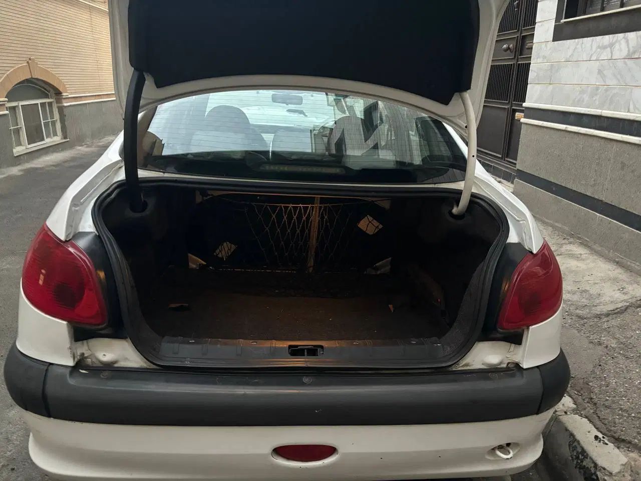 پژو ۲۰۶ صندوق دار v8 - 1390