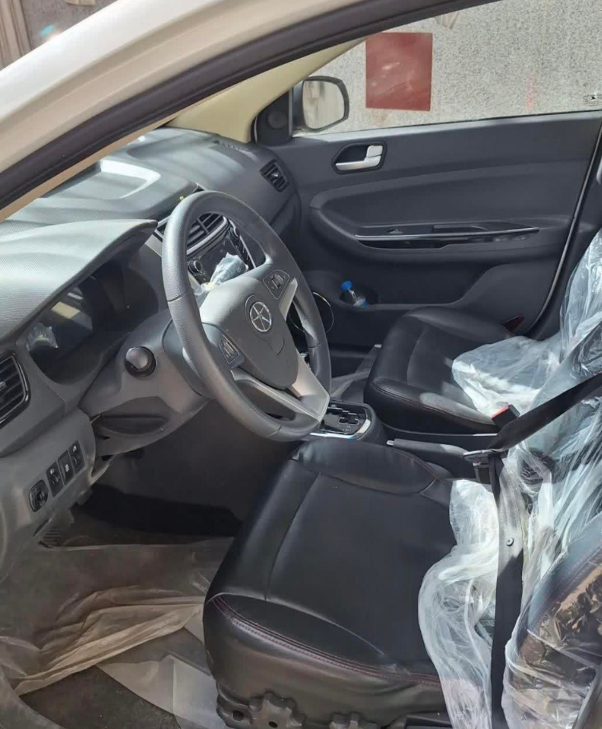 جک J4 اتوماتیک ساده - 1402