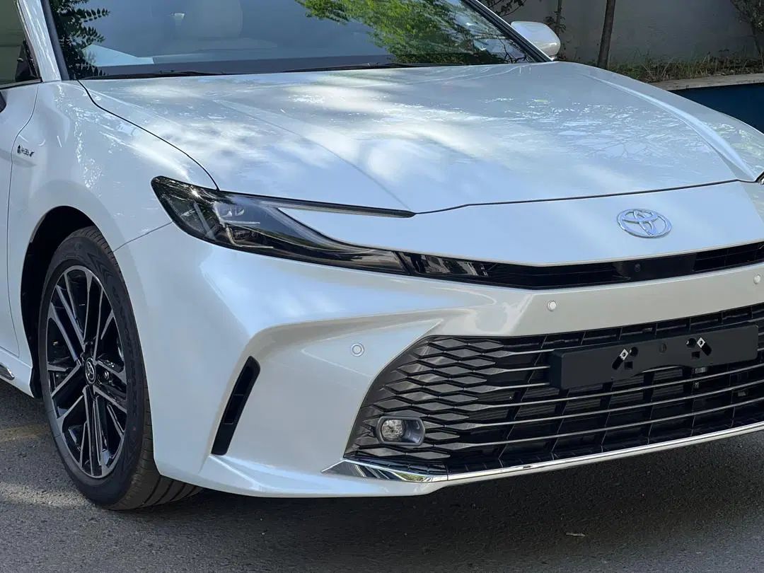 تویوتا کمری XLE - 2025