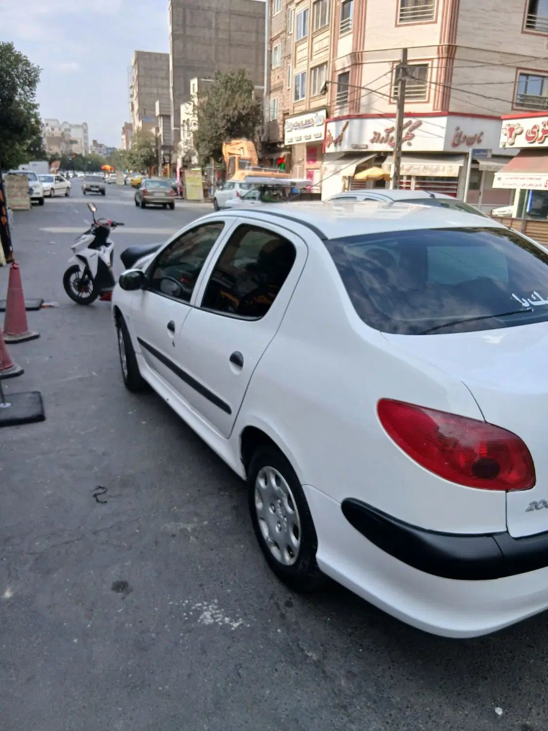 پژو ۲۰۶ صندوق دار v8 - 1394