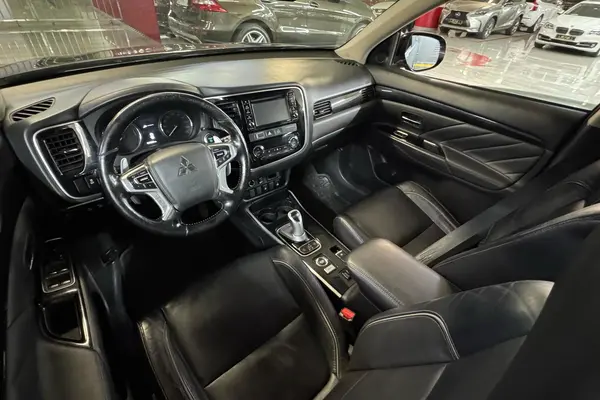 میتسوبیشی اوتلندر PHEV PHEV - 2018