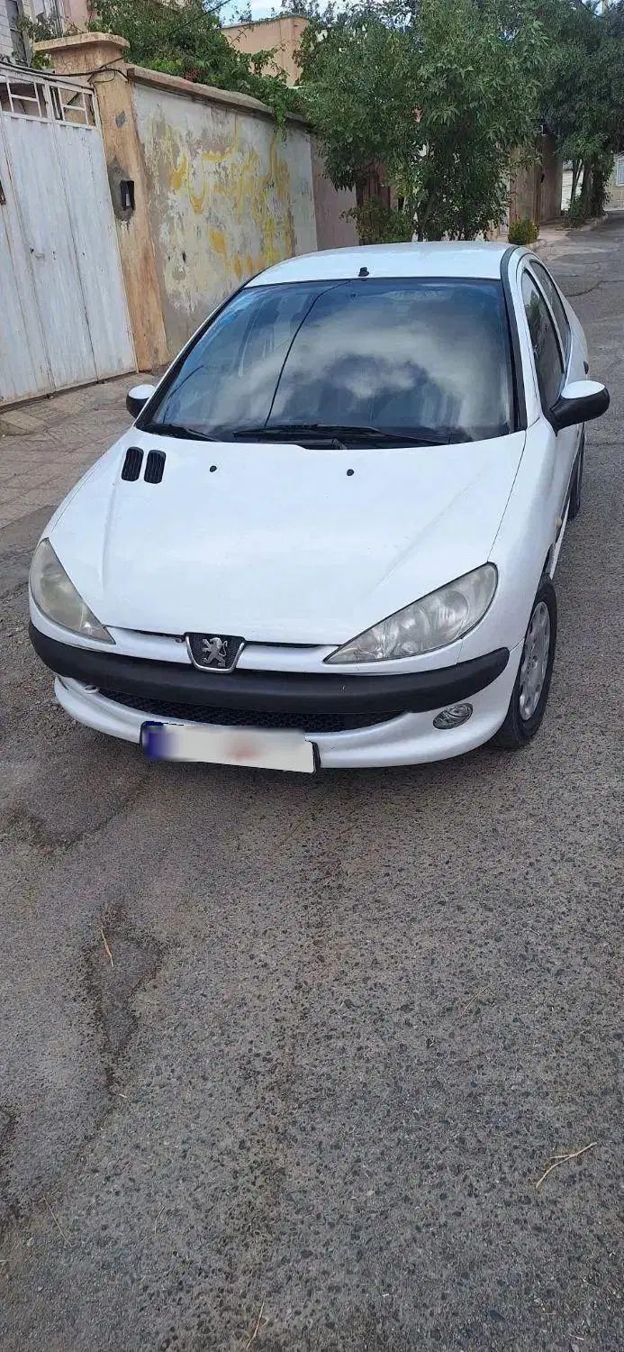 پژو ۲۰۶ صندوق دار v8 - 1391